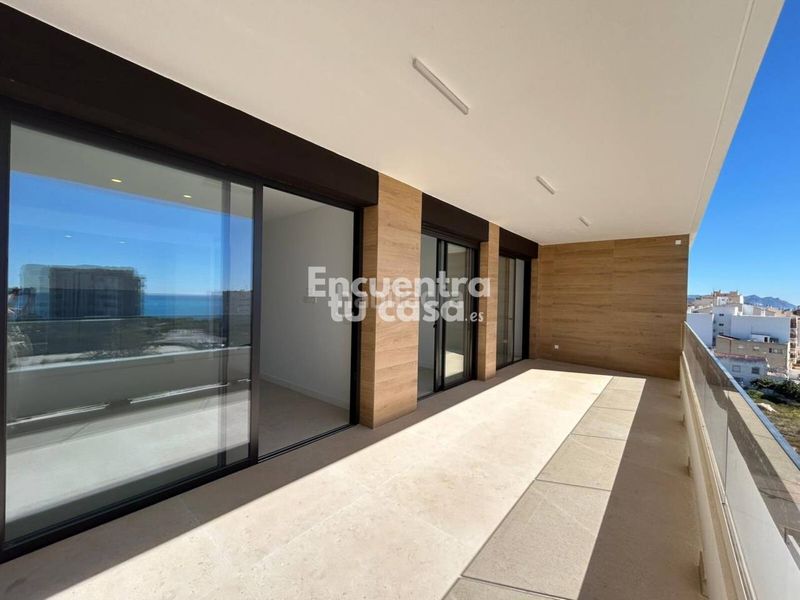 Foto b61b2c78-c062-4d2f-b591-bd99dd5cff3a. Ático  dúplex con solárium, vistas al mar y piscina en villajoyosa. en Vila Joiosa (la)