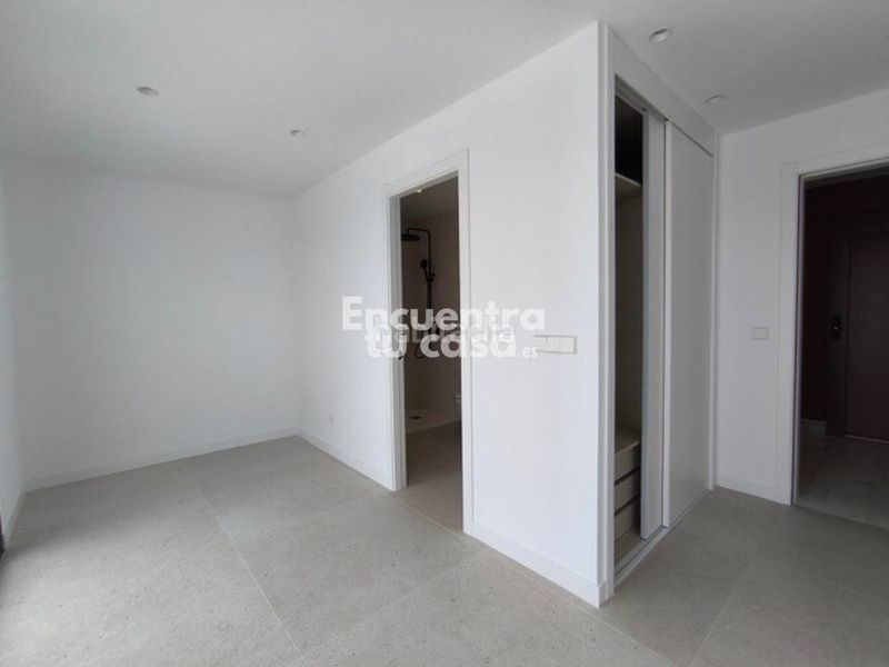 Foto c3088af0-e47b-4282-9b3e-80a03e066684. Ático  dúplex con solárium, vistas al mar y piscina en villajoyosa. en Vila Joiosa (la)