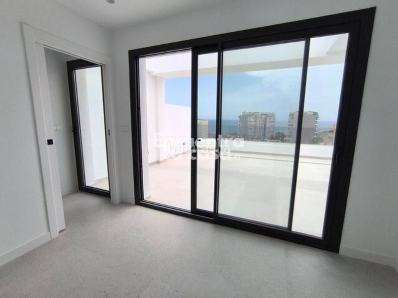 Foto db4fd76d-e97d-49ce-a99d-2805644a7b99. Ático  dúplex con solárium, vistas al mar y piscina en villajoyosa. en Vila Joiosa (la)