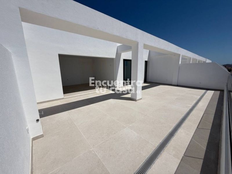 Foto dece7125-dbc3-4f03-ad84-93ede2074105. Ático  dúplex con solárium, vistas al mar y piscina en villajoyosa. en Vila Joiosa (la)