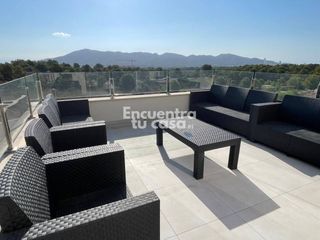 Xalet  Calle orquídea. Villa moderna con piscina privada, 3 suites, parcela de 527 m y