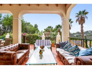 Xalet  Avenida .. Exclusiva villa mediterránea con piscina privada en altea hills