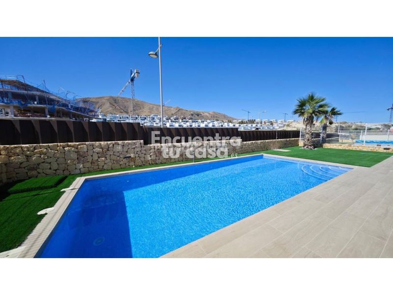 Foto 6677d49a-edd6-4562-9ec8-2b99b999b61f. Xalet amb calefacció aparcament piscina a balcón de Finestrat-terra marina Finestrat