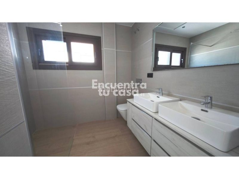 Foto 753ef0e0-2e7c-4c0e-a3f1-037f5ceaafb3. Xalet amb calefacció aparcament piscina a balcón de Finestrat-terra marina Finestrat