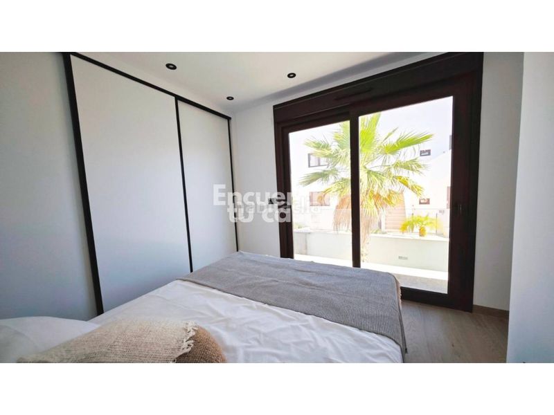 Foto ff86963e-d3cc-4463-9fff-d9a6b6ba3451. Xalet amb calefacció aparcament piscina a balcón de Finestrat-terra marina Finestrat