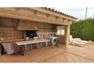 Doppelhaus  Calle lalacanti. Villa pareada con piscina privada y garaje para 3 coches en call