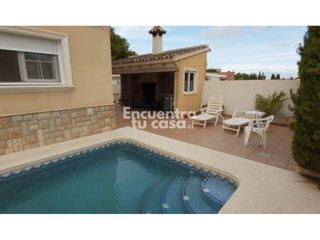 Towny house  Calle lalacanti. Villa pareada con piscina privada y garaje para 3 coches en call