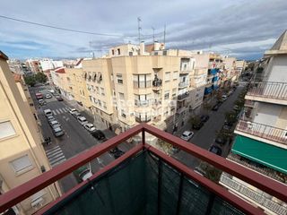 Flat  Calle manuel vicente pastor. Última planta sin vecinos arriba en elche gran oportunidad de re