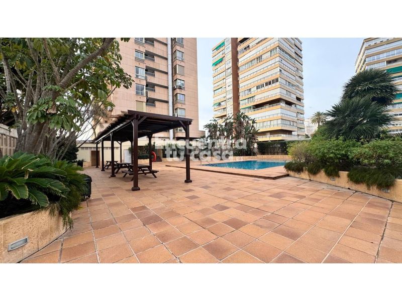 Foto b94f9096-c09b-41a2-8801-568d046b2b34. Pis amb calefacció aparcament piscina a Playa Levante Benidorm