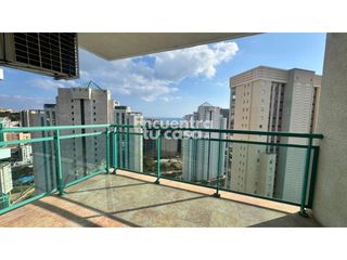 Pis  Calle terral. Planta 24 en atrium beach terraza abierta al horizonte y luz rea