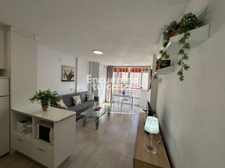 Appartement  Calle londres. Apartamento luminoso en benidorm con piscina, parking y terraza