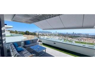 Location Attique  Calle colombia. Ático de lujo con vistas panorámicas al mar y skyline de benidor