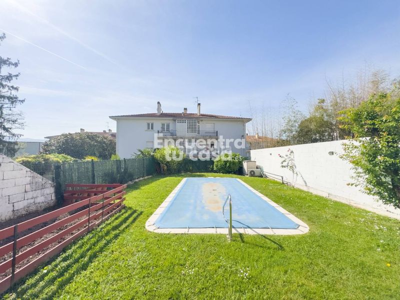 Foto 32631cbc-a67e-45d0-aad6-967fd97e1aac. Casa amb calefacció piscina a Hendaye