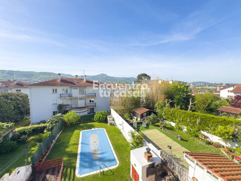 Foto 86001d63-f23c-4ee3-b2a2-b2324781930c. Casa amb calefacció piscina a Hendaye