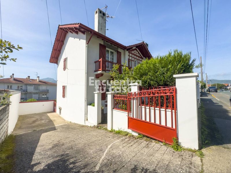 Foto 970802d9-0de5-474d-89a4-22b3bd897678. Casa amb calefacció piscina a Hendaye