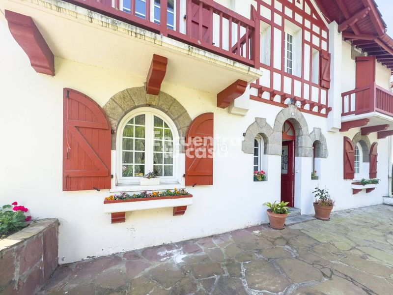 Foto 973ac2a8-2c2d-4440-9e53-aca224876002. Casa amb calefacció piscina a Hendaye