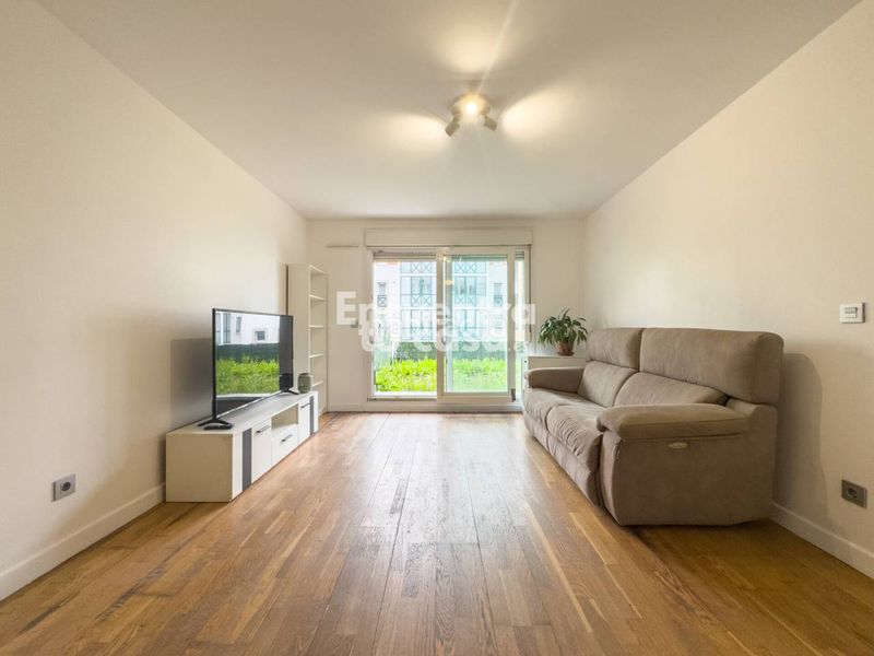Foto f8b4c613-c6fa-4aed-9931-7530521add80. Pis amb calefacció aparcament a Hendaye