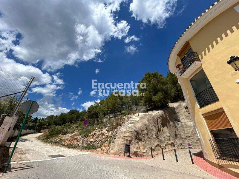 Foto 5e3b9f66-714f-40cd-8a60-658926ecd1c6. Pis amb aparcament a Xirles Polop