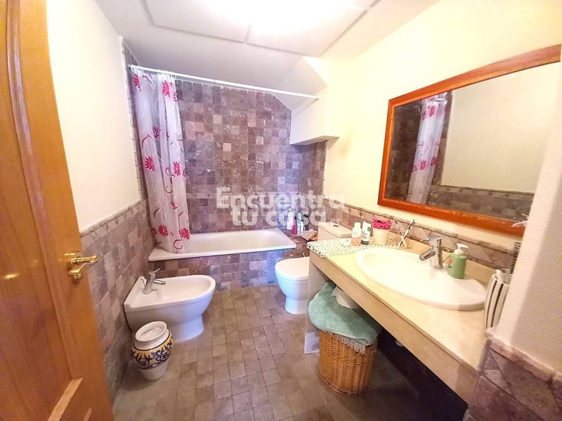 Foto e5fee74c-e972-43d6-88b8-6281519f06c3. Casa adossada amb calefacció aparcament piscina a Finestrat