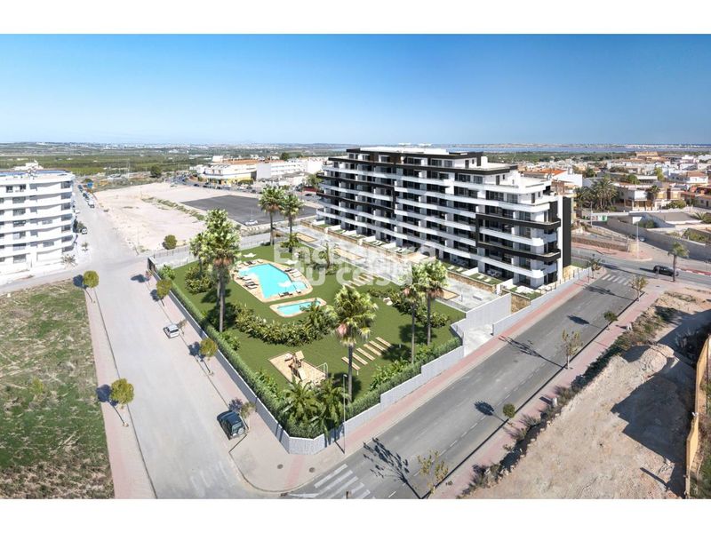 Foto a7e1b6b2-45ca-428d-8f4e-c78bfb862b65. Pis amb aparcament piscina a San Miguel de Salinas