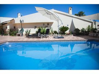 Miete Chalet  Calle orquidies. Alquiler de larga temporada  chalet pareado con piscina privada