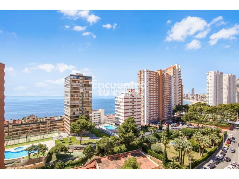 Foto b44bb32c-a7a5-4c78-8417-977e7c2b017f. Pis amb aparcament piscina a Playa Poniente Benidorm