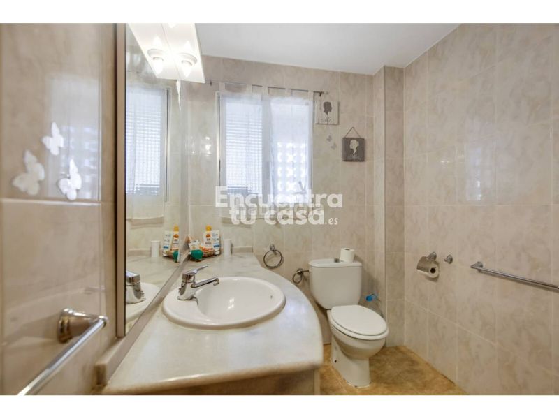 Foto b7ad6629-f5cc-4e74-8272-fbe941025850. Pis amb aparcament piscina a Playa Poniente Benidorm
