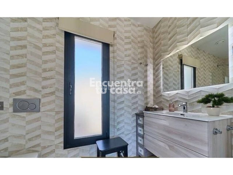 Foto 7f321f85-6e25-4269-afcf-72e30f9c4956. Casa adossada amb calefacció aparcament piscina a Finestrat
