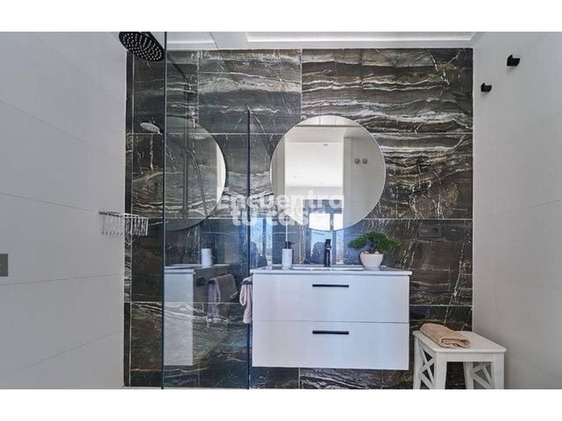 Foto e649c4c2-e93a-4905-8976-111332fd4b47. Casa adossada amb calefacció aparcament piscina a Finestrat