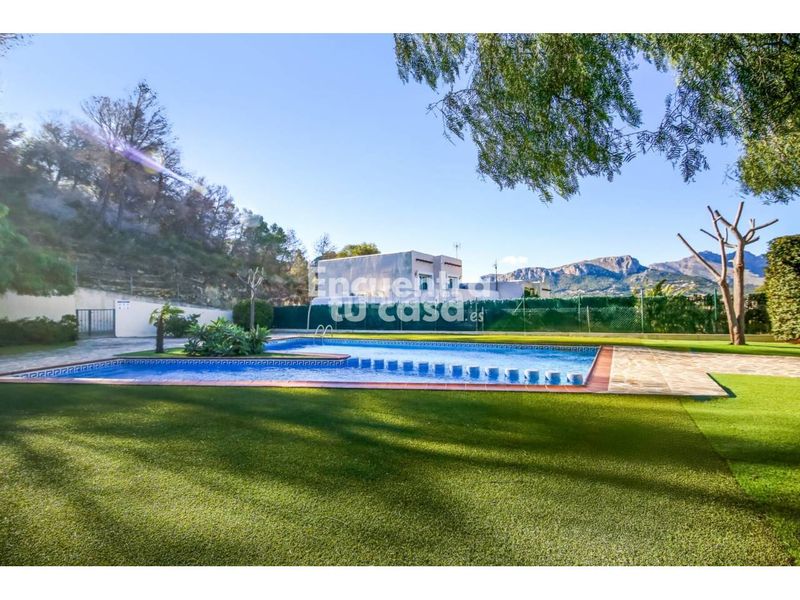 Foto c9db38d4-ab6f-4926-a187-97f187a2522e. Casa adossada amb calefacció aparcament piscina a Calp