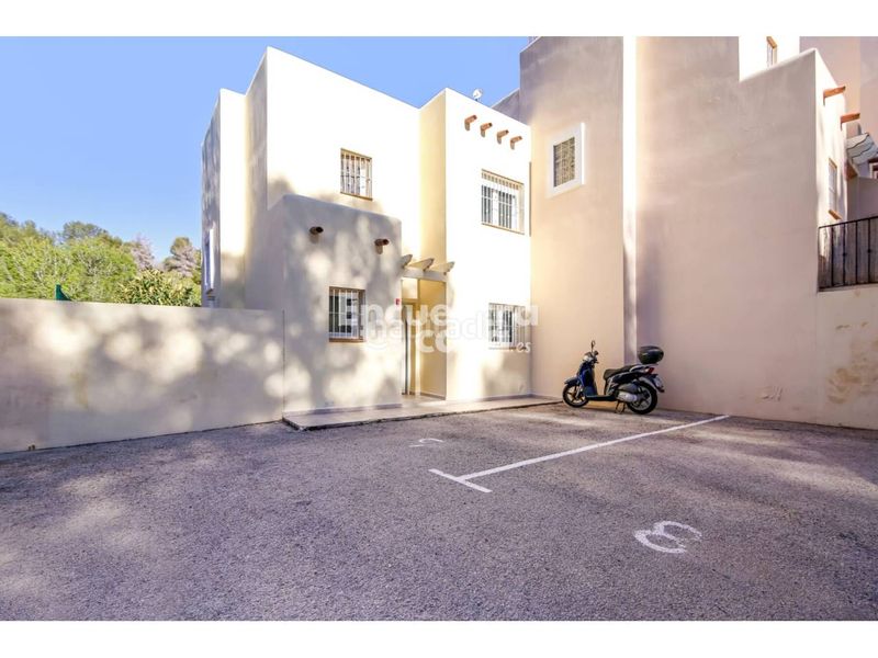 Foto cf3fb2f9-1296-45a3-81ce-e95749e76dd4. Casa adossada amb calefacció aparcament piscina a Calp