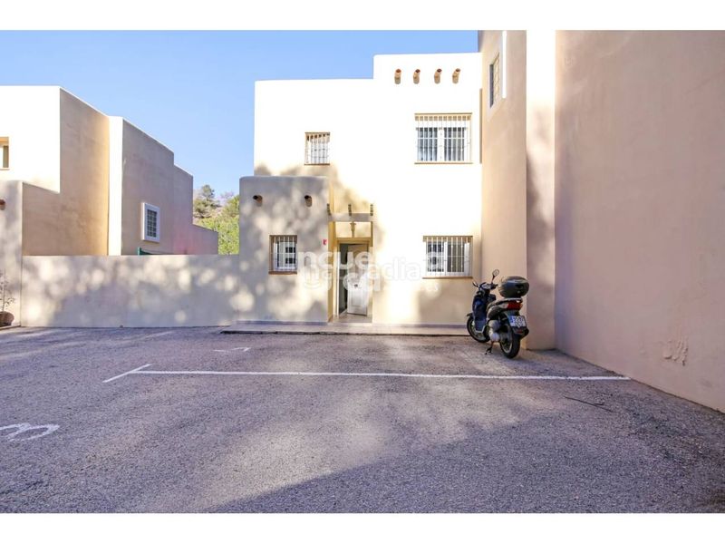 Foto e1d4a4ad-466d-4549-a47b-1751095e06b7. Casa adossada amb calefacció aparcament piscina a Calp