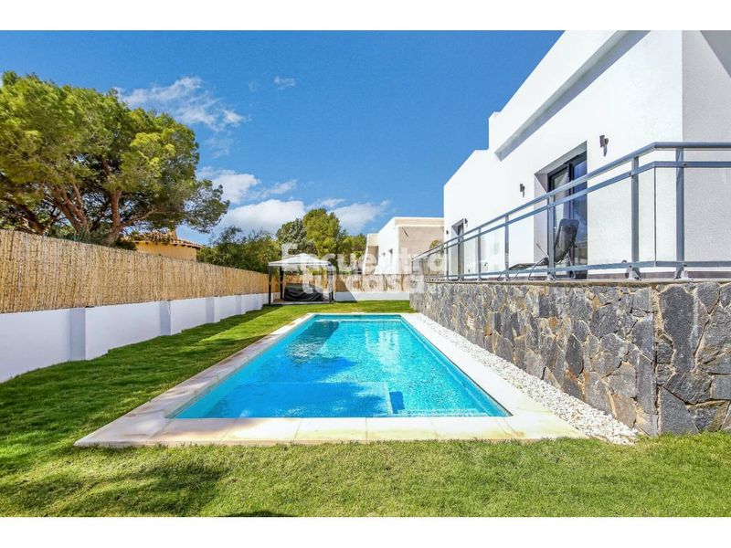 Foto 8ca00929-90ce-4a0e-915b-ecf444665ea1. Xalet amb calefacció aparcament piscina a Altea la vella Altea