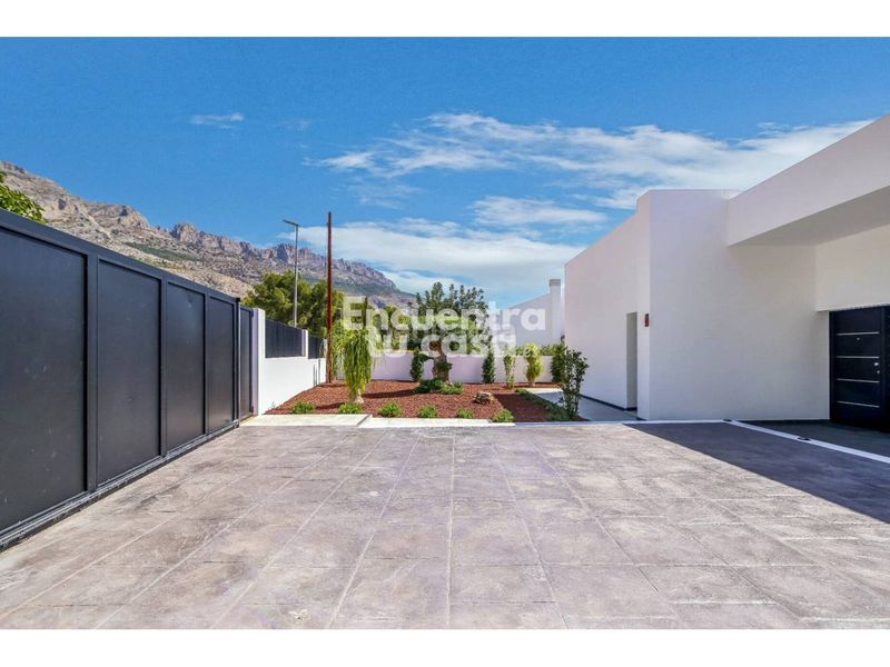 Foto b026cf3f-cef8-472a-95b1-460e7b4f61d0. Xalet amb calefacció aparcament piscina a Altea la vella Altea
