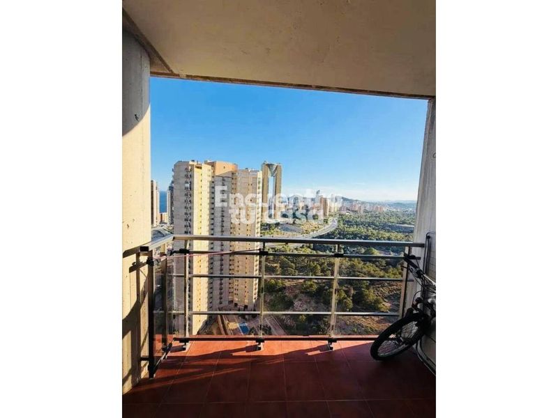 Foto f4abb402-f35d-4a03-a46c-0993753192ce. Pis amb aparcament piscina a Via Parque Benidorm