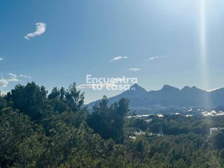 Chalet  Calle lavanda. Villa independiente con dos viviendas, gran parcela y vistas al