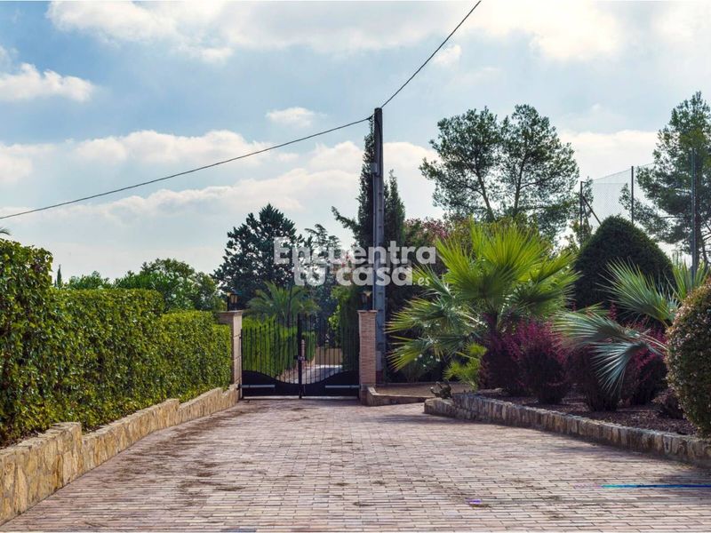 Foto cf215891-9873-46ba-ad3f-718023a2322d. Xalet amb calefacció aparcament piscina a Centro Ontinyent