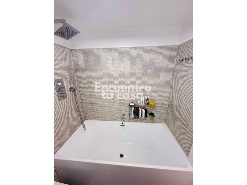 Foto d635e2df-ff6a-4289-81ae-78dacccaae8b. Duplex with heating pool in Rincón Alto Benidorm