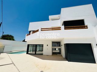 Chalet  Calle bergen. Villa independiente de obra nueva en el albir con piscina privad