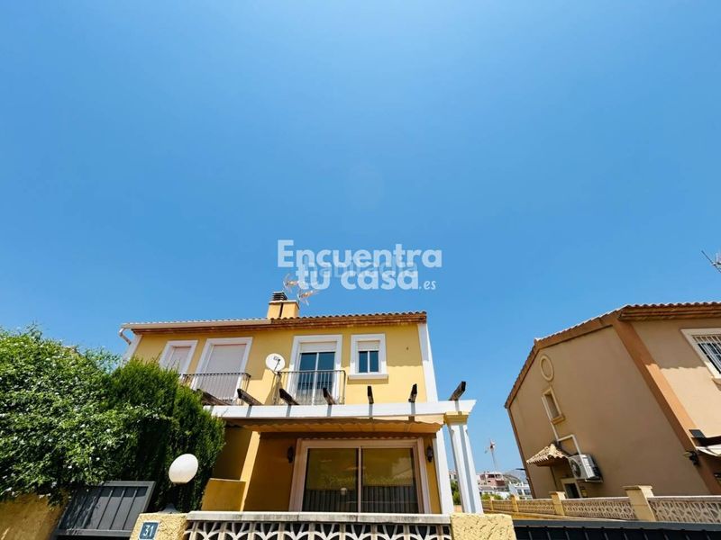 Foto 1292c1c7-0bcb-41d3-984b-36db2e731c15. Casa aparellada amb calefacció aparcament a Montebello - Nou Espai Nucia (la)