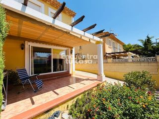 Maison jumelée  Calle peña roja. Chalet pareado con parcela y posibilidad de 4º dormitorio en nou