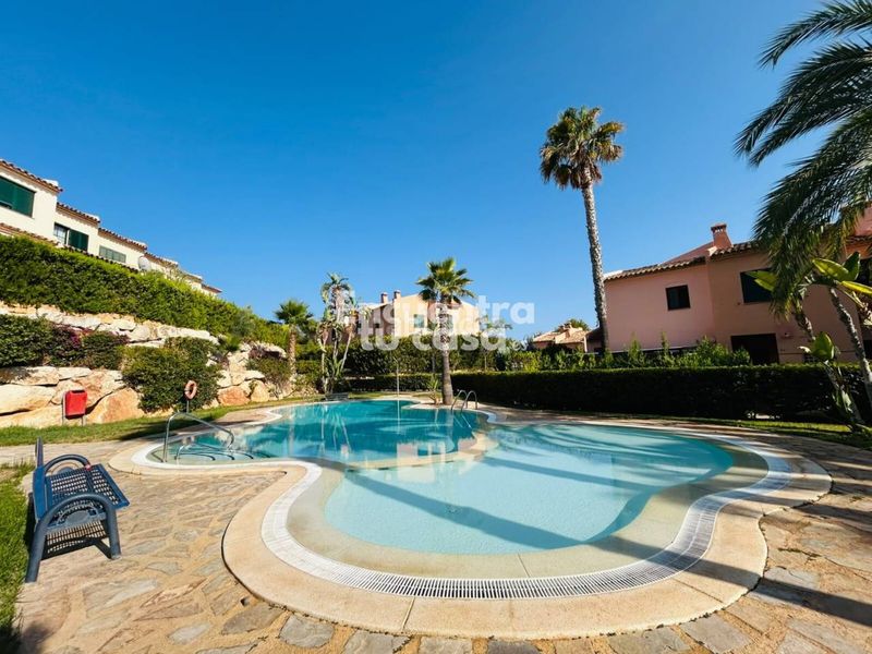 Foto a4ad5b38-7ce9-4318-be32-91332397d129. Casa adossada amb calefacció aparcament piscina a Finestrat