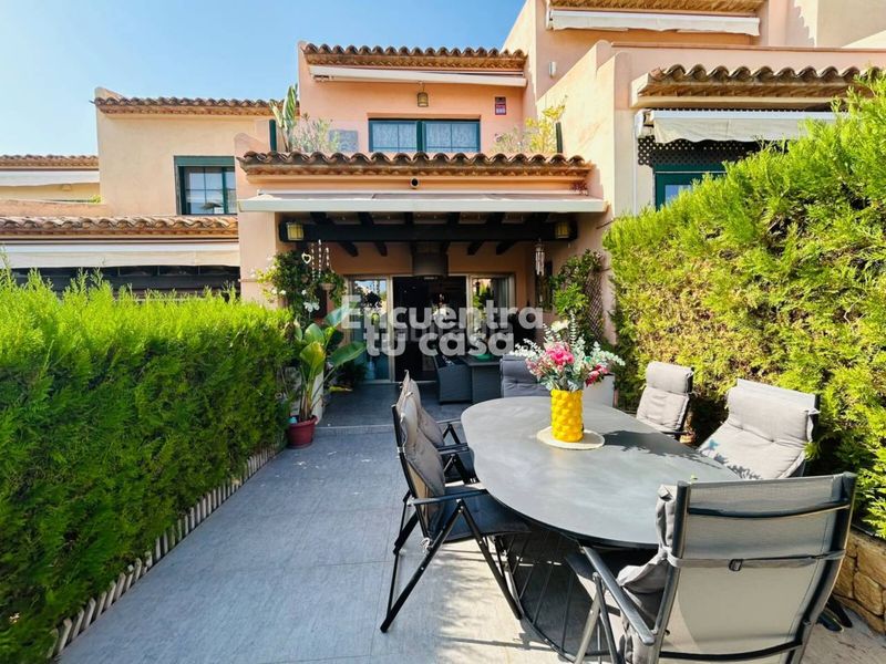 Foto acc9910e-18f4-4749-a1aa-1cc6f407ca01. Casa adossada amb calefacció aparcament piscina a Finestrat