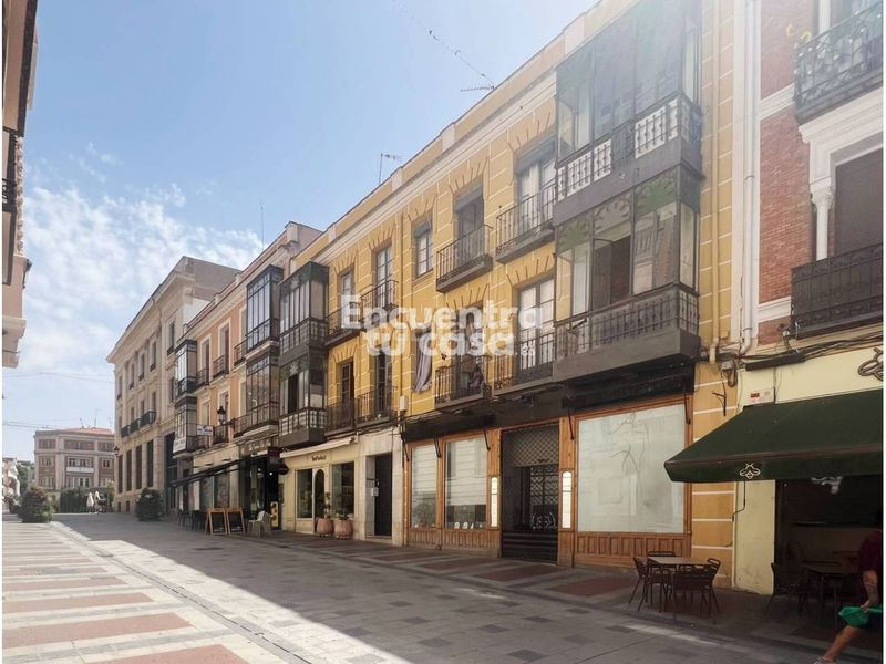 Foto 38b68b9d-fcba-43e1-9f29-254f0f13cf05. Edifici a calle mayor 16 a Casco Histórico Guadalajara