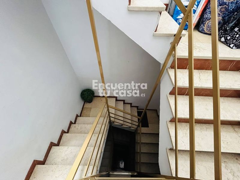 Foto 15f59bf6-3483-45a0-92ee-2d02edc5284f. Duplex with heating in Casco Antiguo - Puerto Benidorm