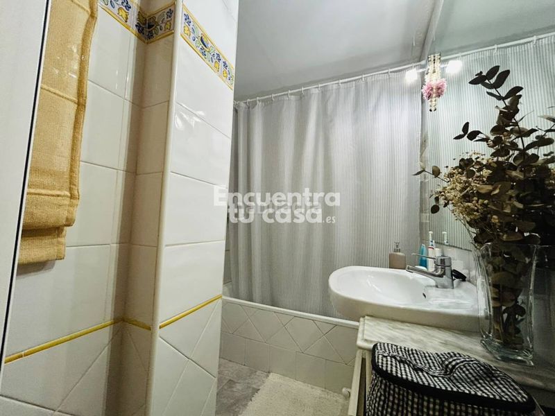 Foto 8a80105d-e2a6-4a40-8f02-c75b5f85dd9c. Duplex with heating in Casco Antiguo - Puerto Benidorm