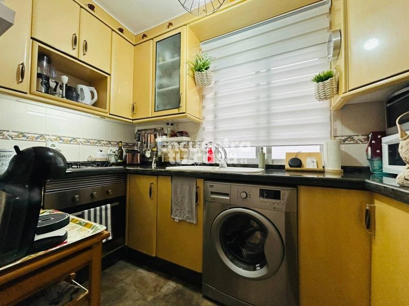 Foto cf595dc2-efaf-40a4-bca7-5eb3fe798763. Duplex with heating in Casco Antiguo - Puerto Benidorm