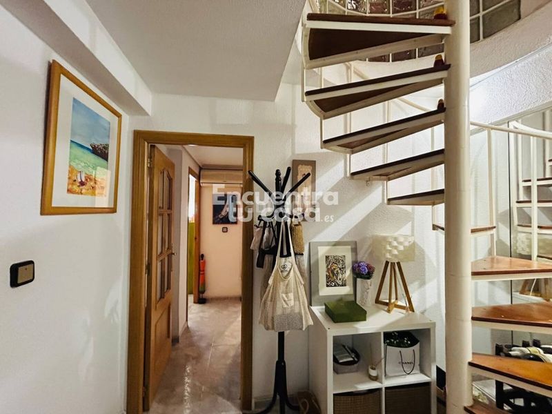 Foto d83b62f4-6740-4d73-9c01-e80f49875a35. Duplex with heating in Casco Antiguo - Puerto Benidorm