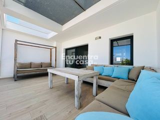 Casa adossada  Calle merla. Adosado moderno de 3 dormitorios con vistas al mar, gran garaje