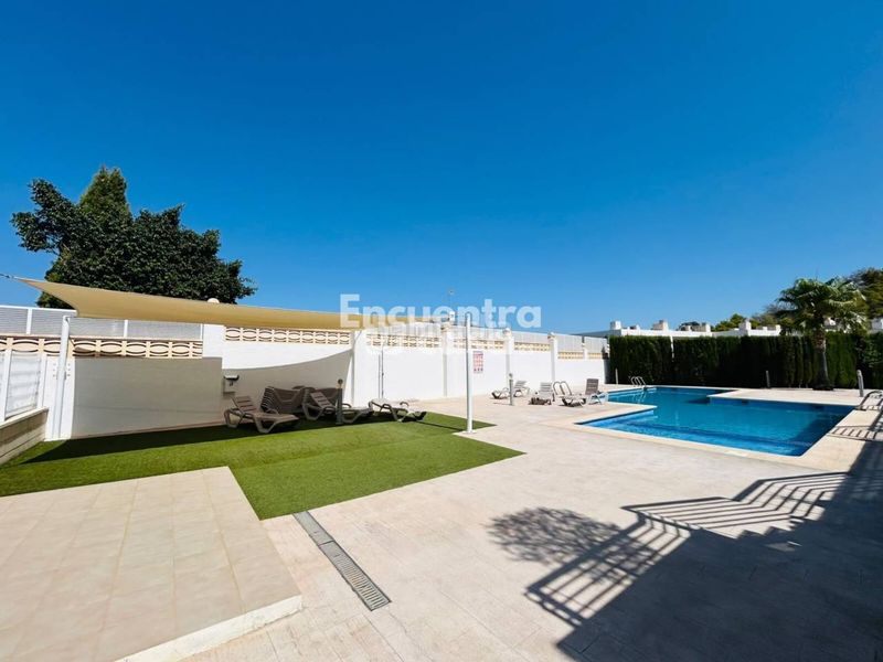 Foto 28fd6d09-dfb2-468e-95e6-571f7c5cc8b8. Casa adossada amb calefacció aparcament piscina a Alfàs del Pi (l´)